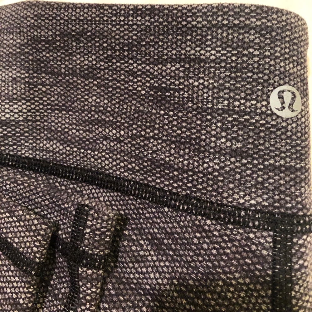 Lulu Lemon full length pant- mid rise.